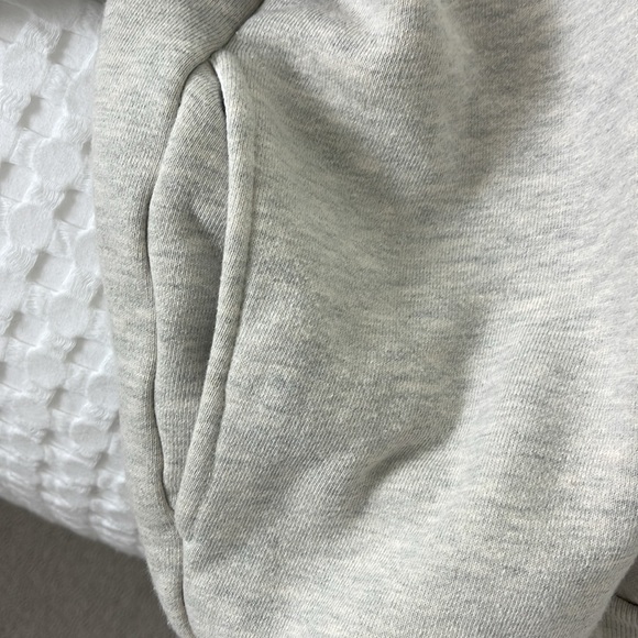 Madhappy x lakers sweatshirt worn once - Picture 6 of 6